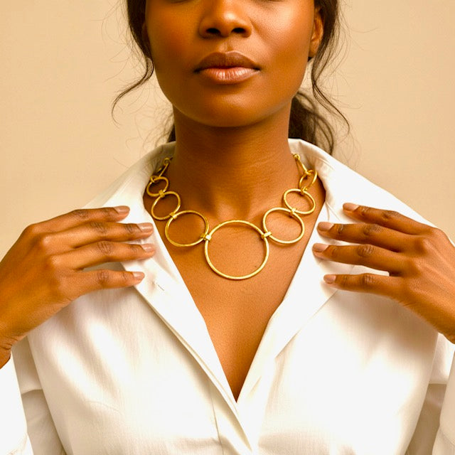 Collier JUA – Bijoux artisanaux femme en laiton doré faits main