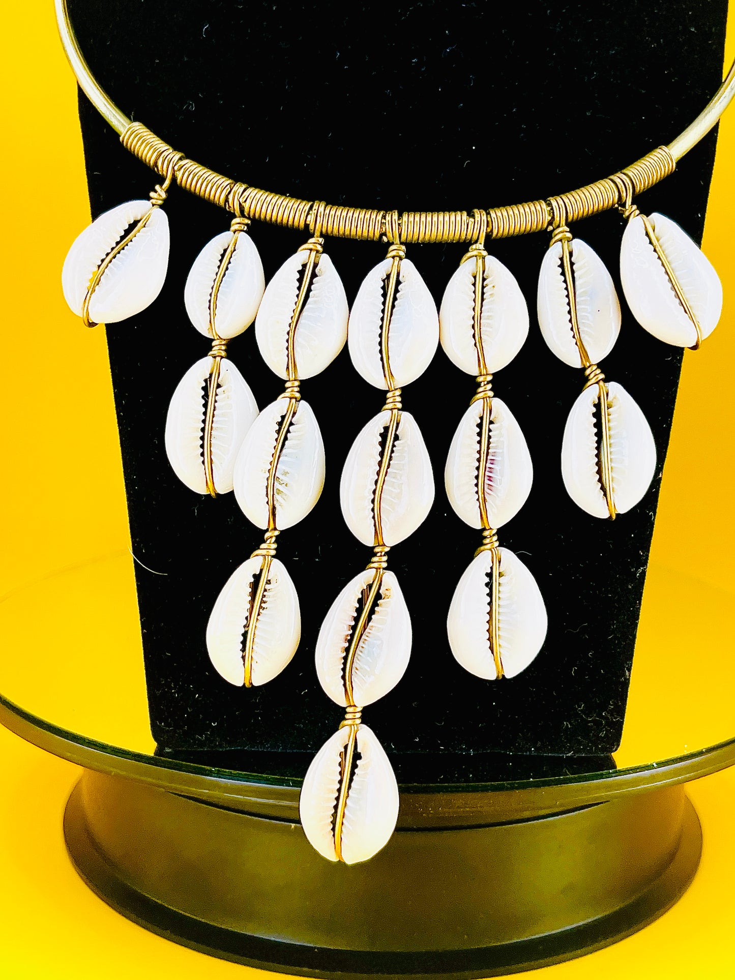 Kauri Royal - Collier Coquillage en Laiton Doré Artisanale du Kenya - REMBO