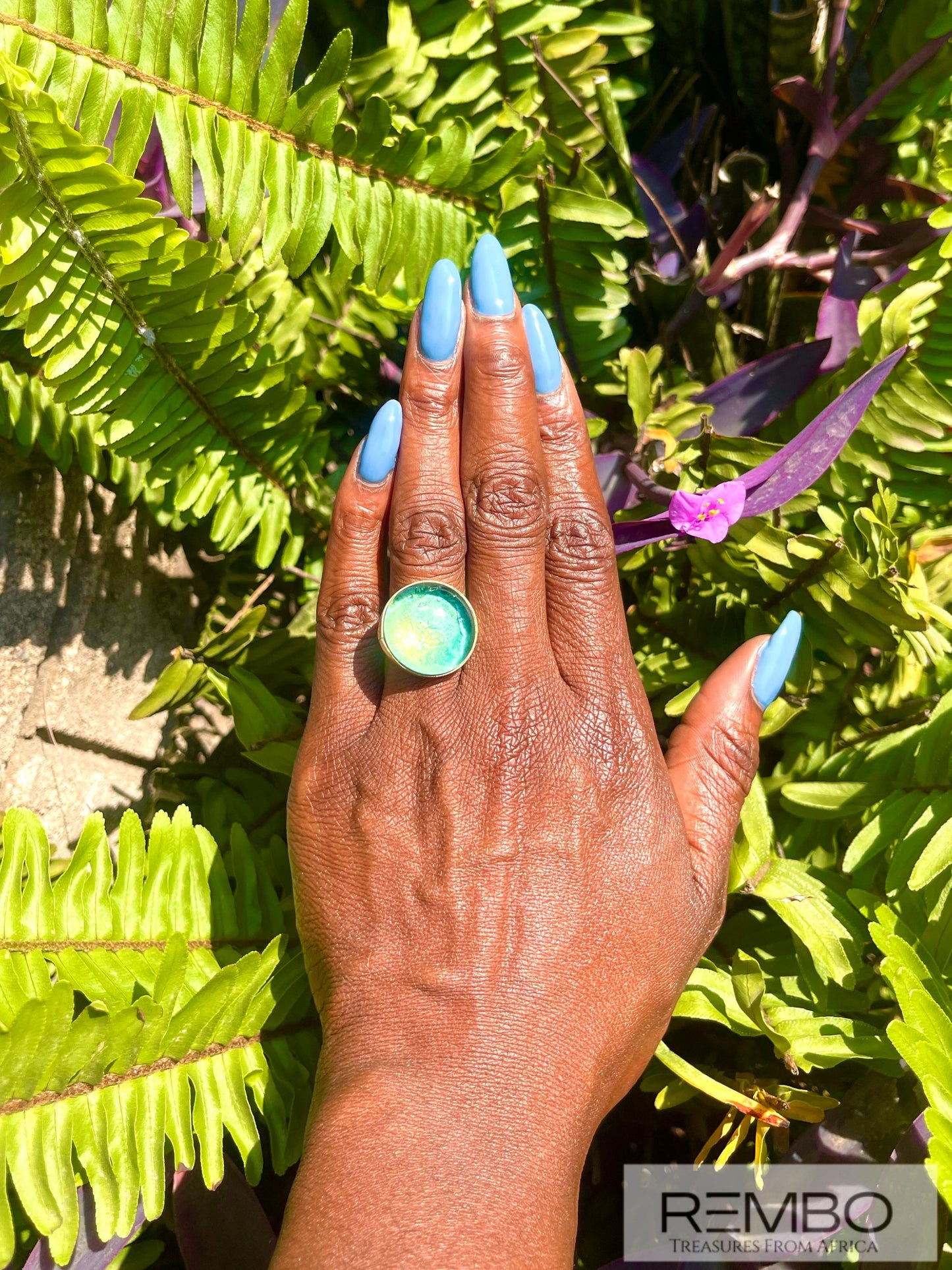 Diani - Bague en Pierre de Verre Turquoise et Laiton Kenyan