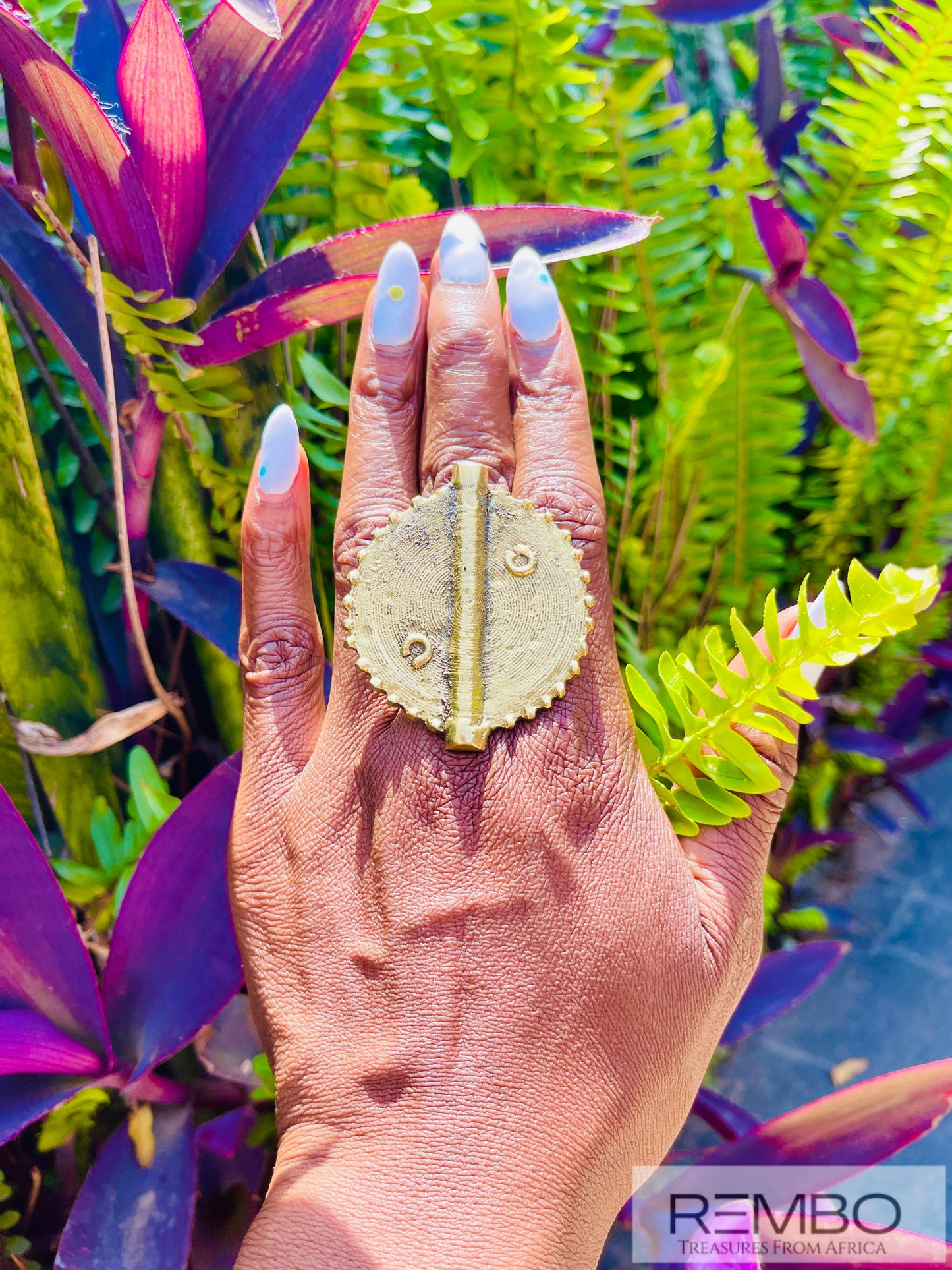 Bouclier de Majesté Ashanti - Bague Bouclier en Bronze Artisanale du Kenya - REMBO