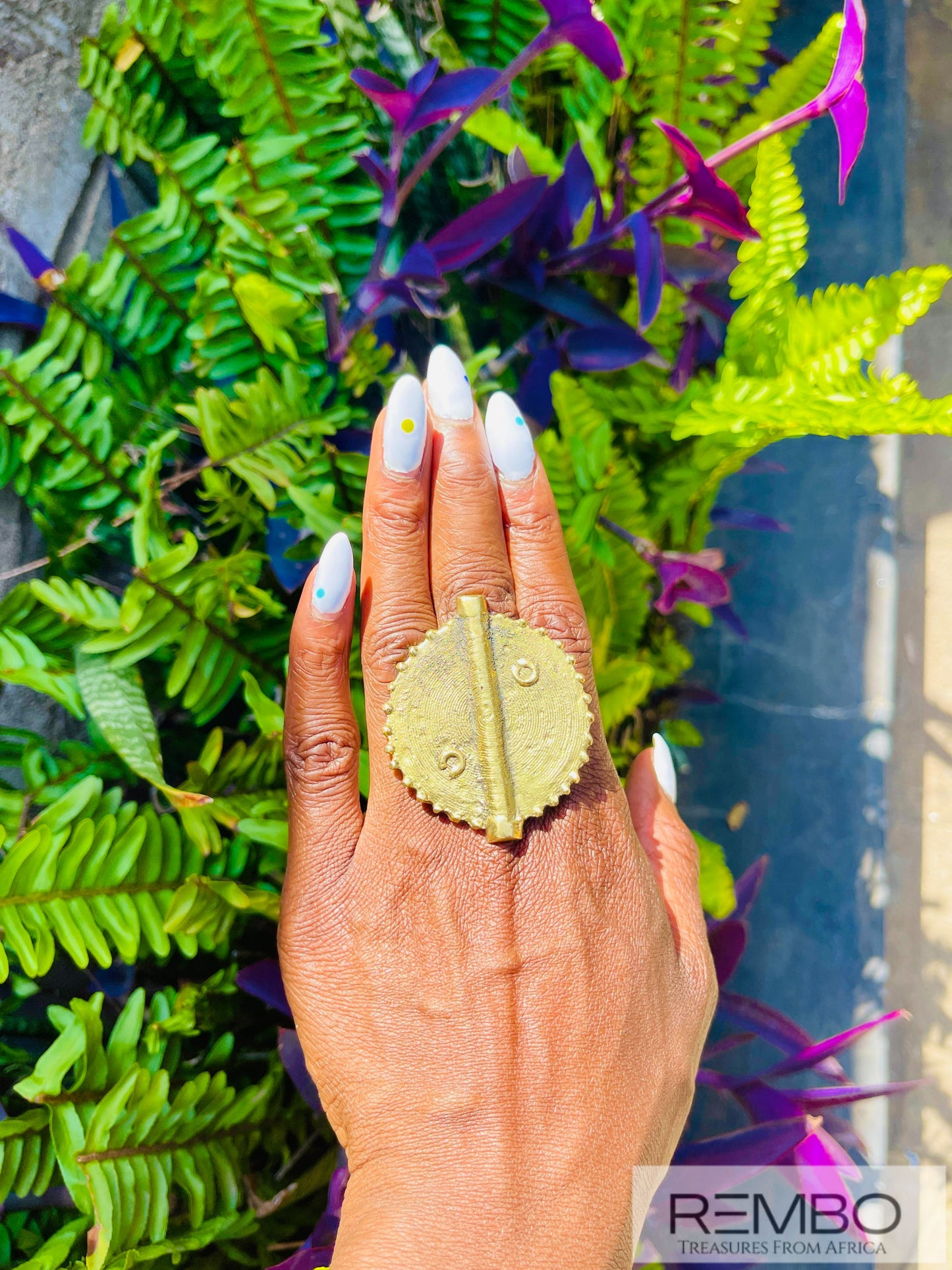 Bouclier de Majesté Ashanti - Bague Bouclier en Bronze Artisanale du Kenya - REMBO