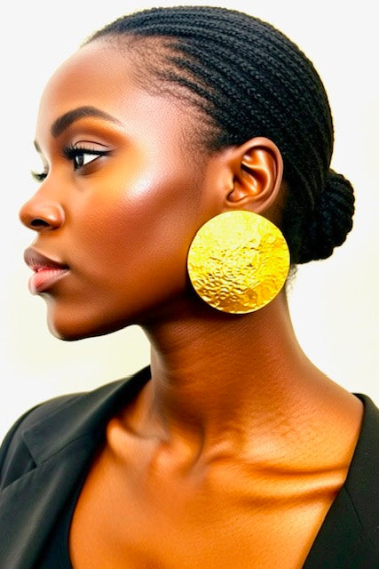 Boucles d’oreilles NOLA – Disques texturés en laiton doré | REMBO by Aria