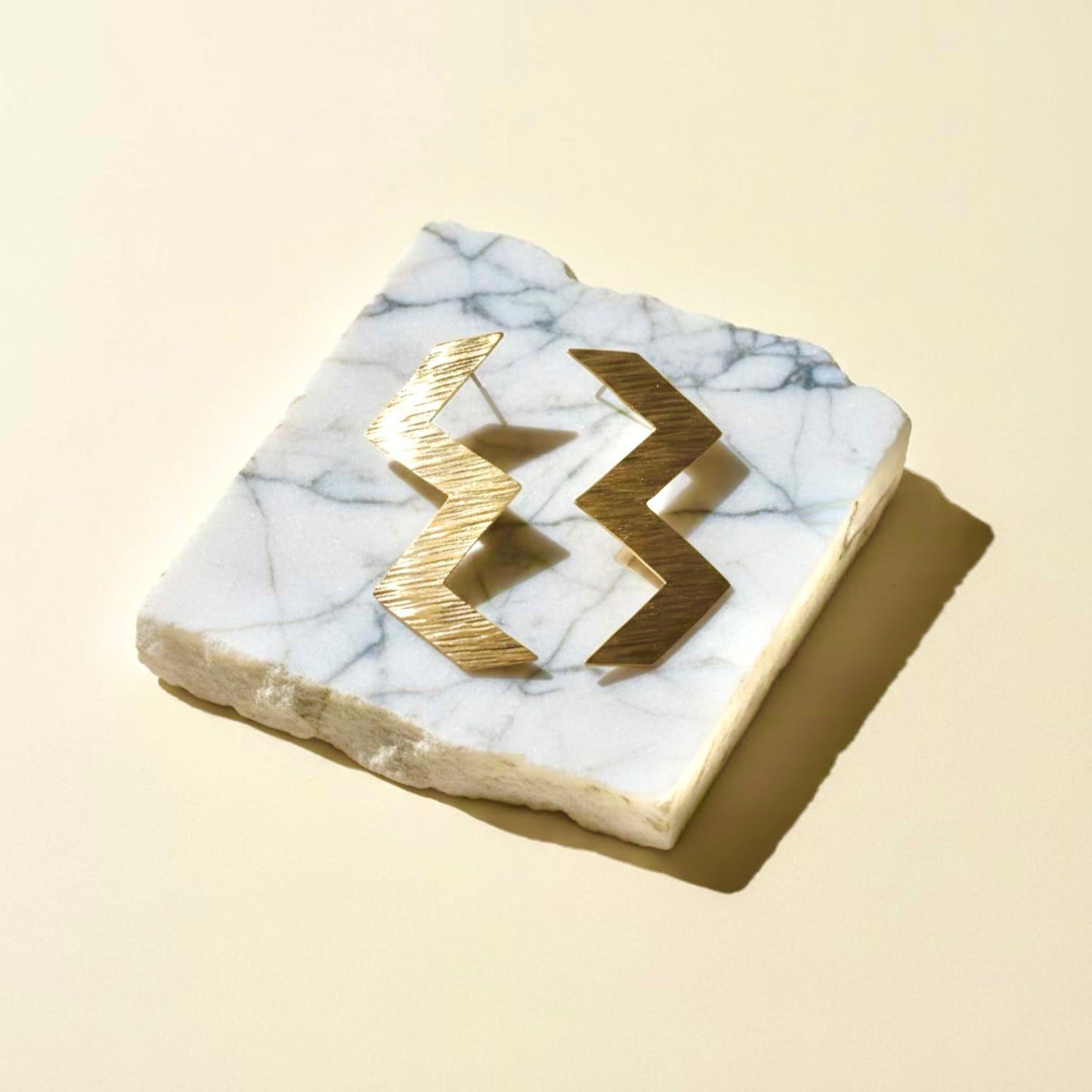 Boucles d’oreilles ZURI - Bijoux artisanaux femme – Laiton doré fait main