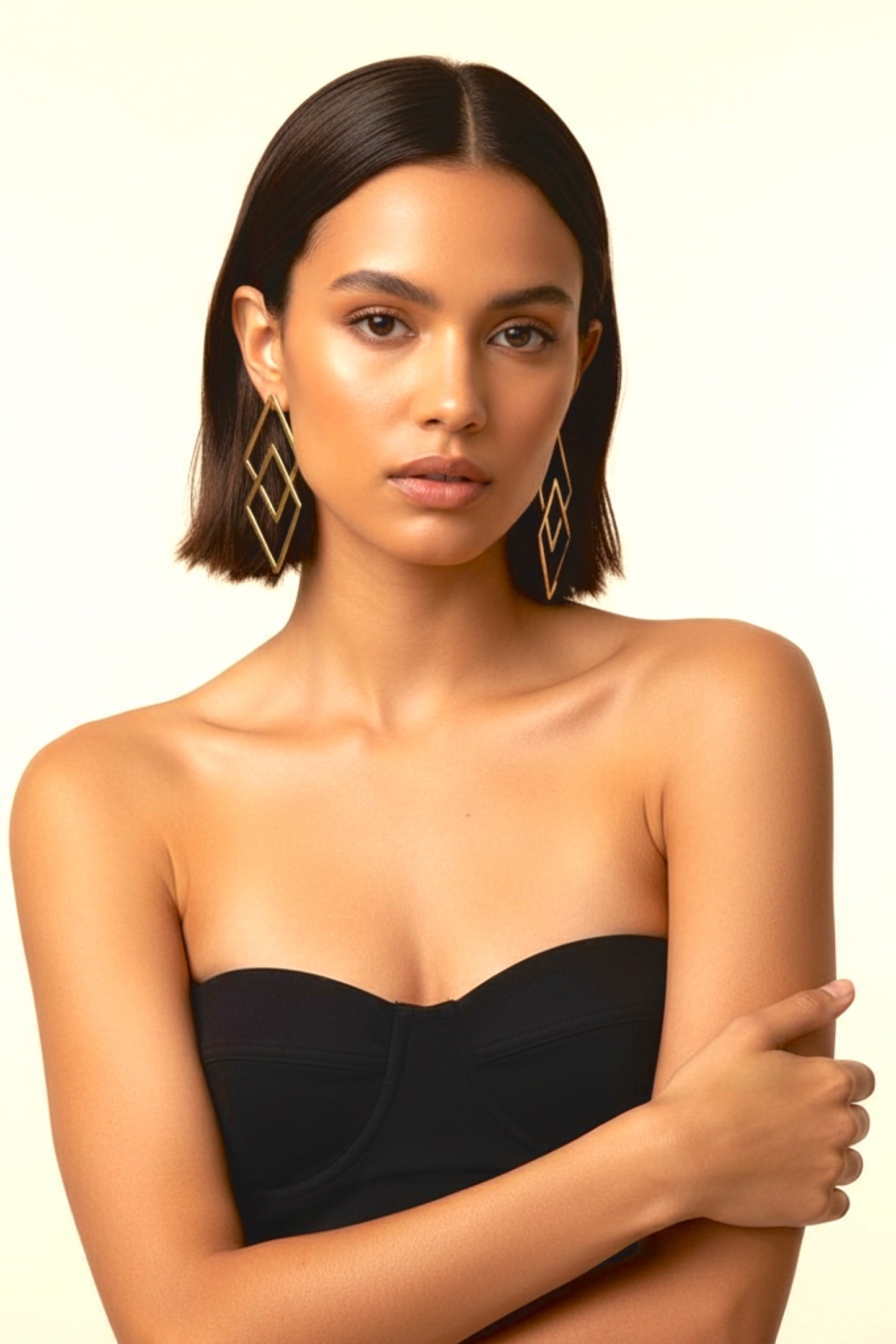 Boucles d’oreilles KONA –  Bijoux artisanaux femme en laiton doré faits main – REMBO by ARIA