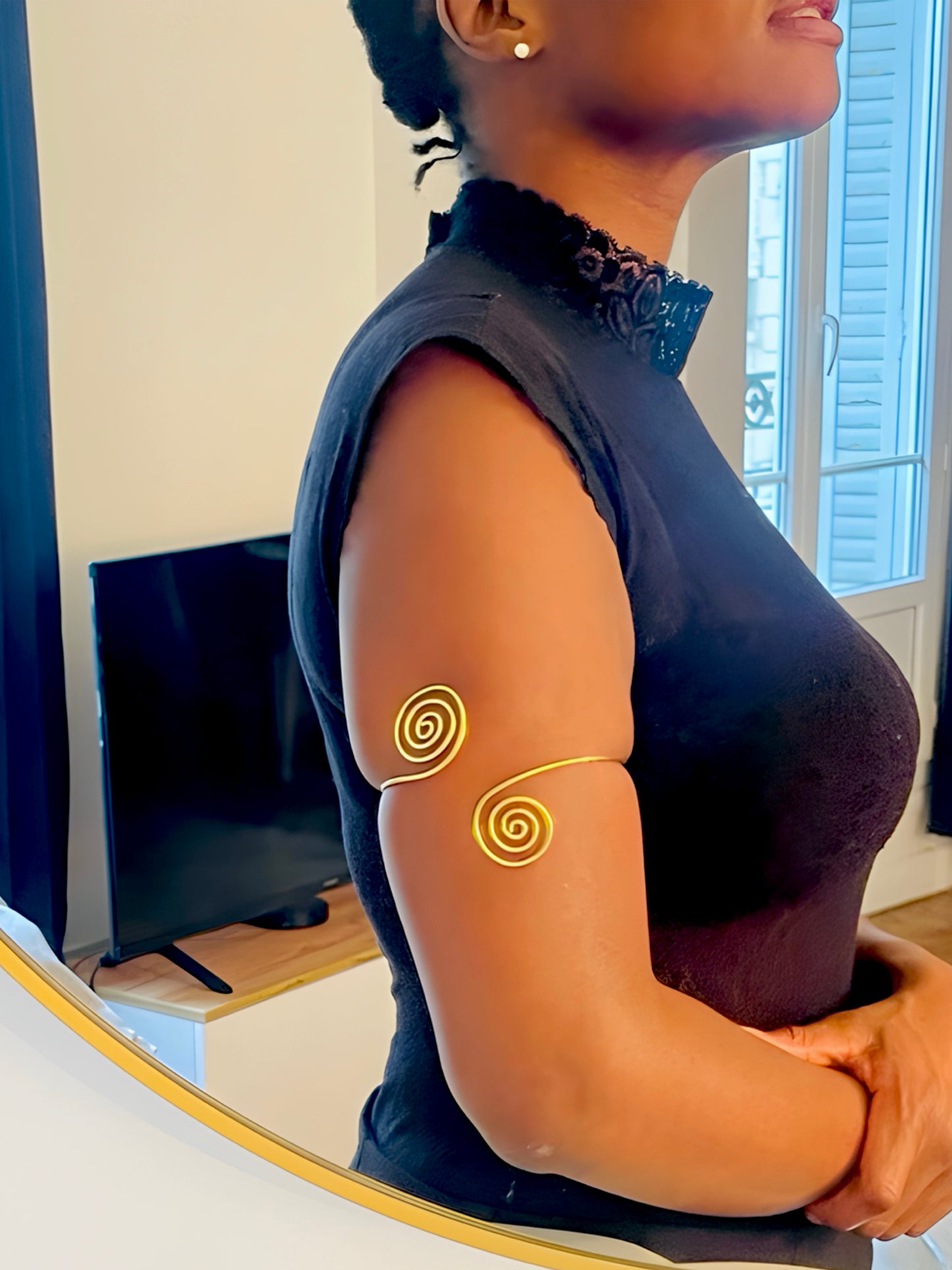 Brassard NALA — Manchette sculpturale en laiton doré