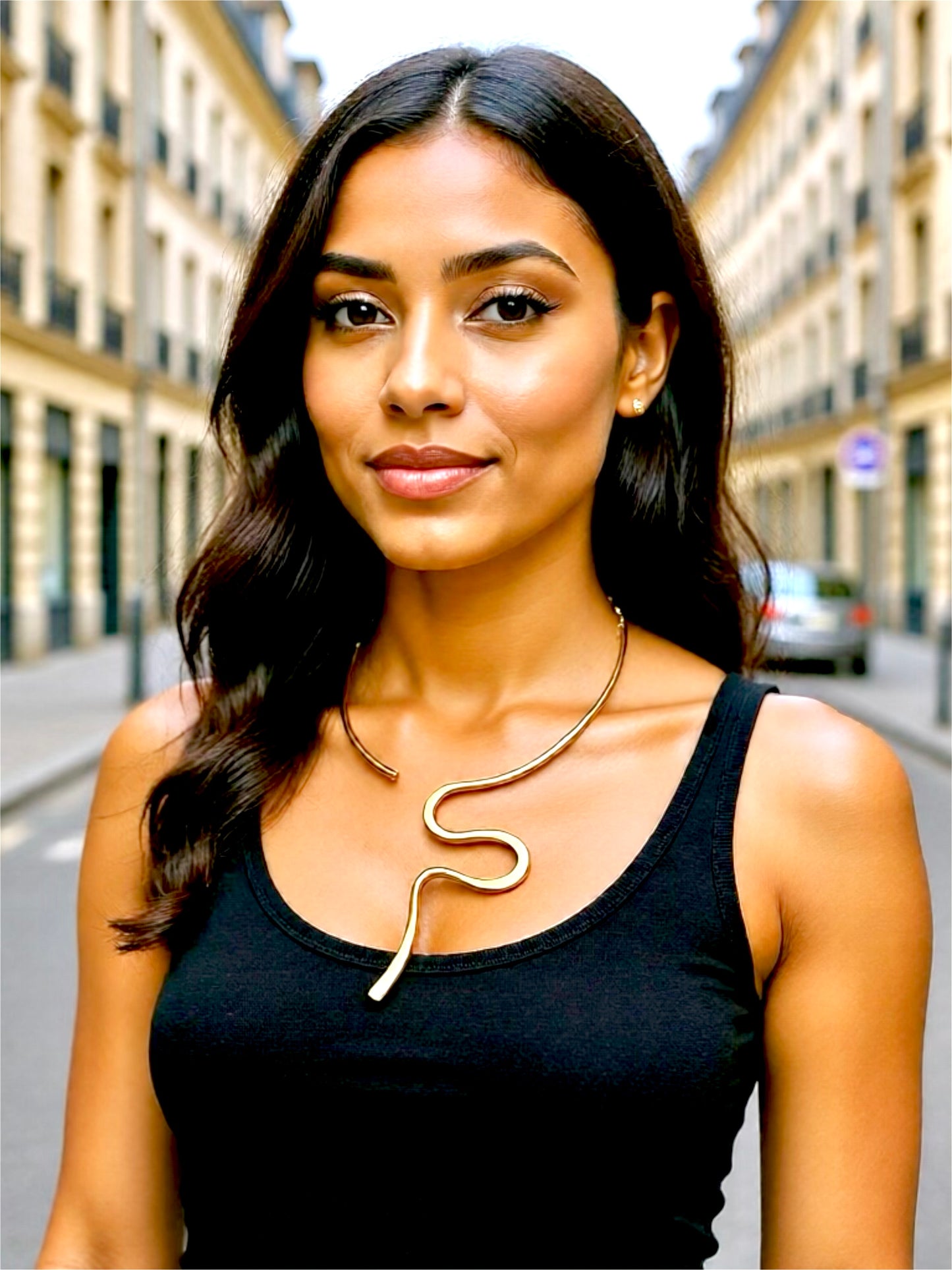 Collier SIRÈNE – Torque doré artisanal en laiton | REMBO by Aria