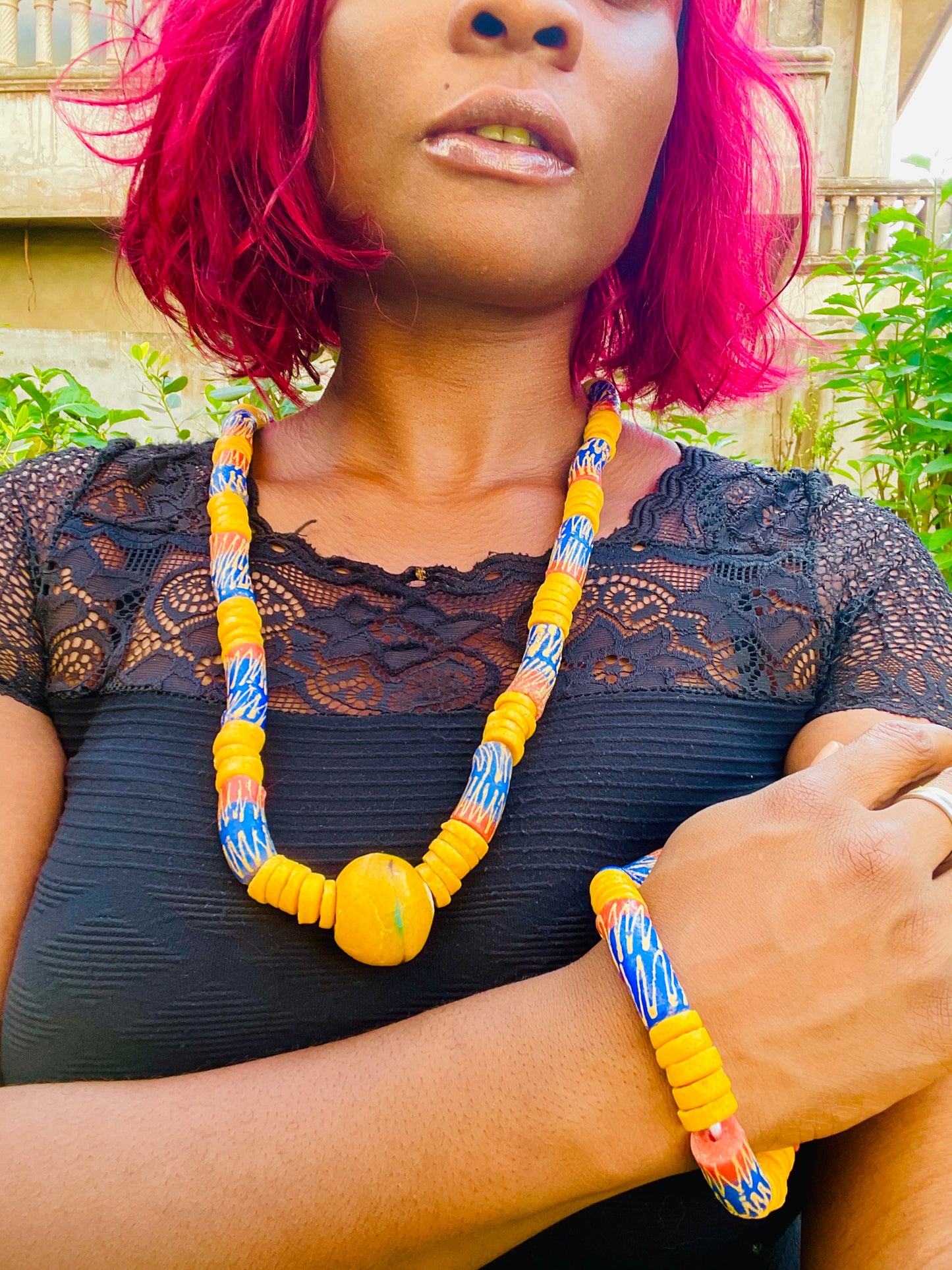 Parure Bracelet et Collier - Éclat de Verre Krobo - Fiɛfiɛ