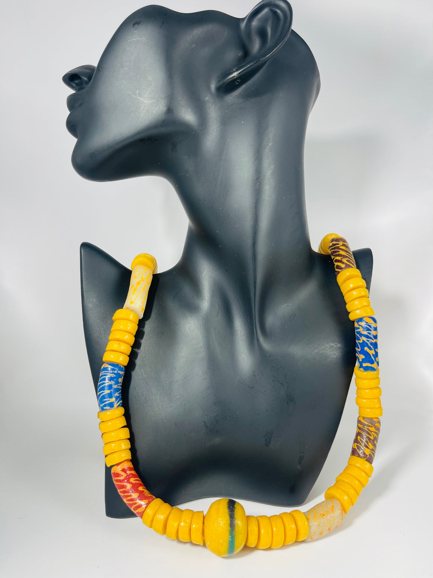 Parure Bracelet et Collier - Éclat de Verre Krobo - Dzikunu