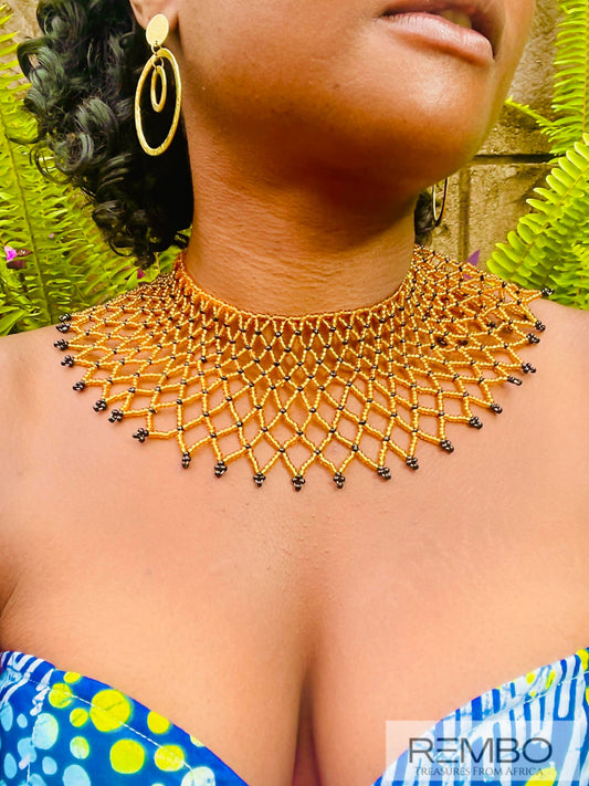 Makena - Collier Ras le Cou en Perles Maasai
