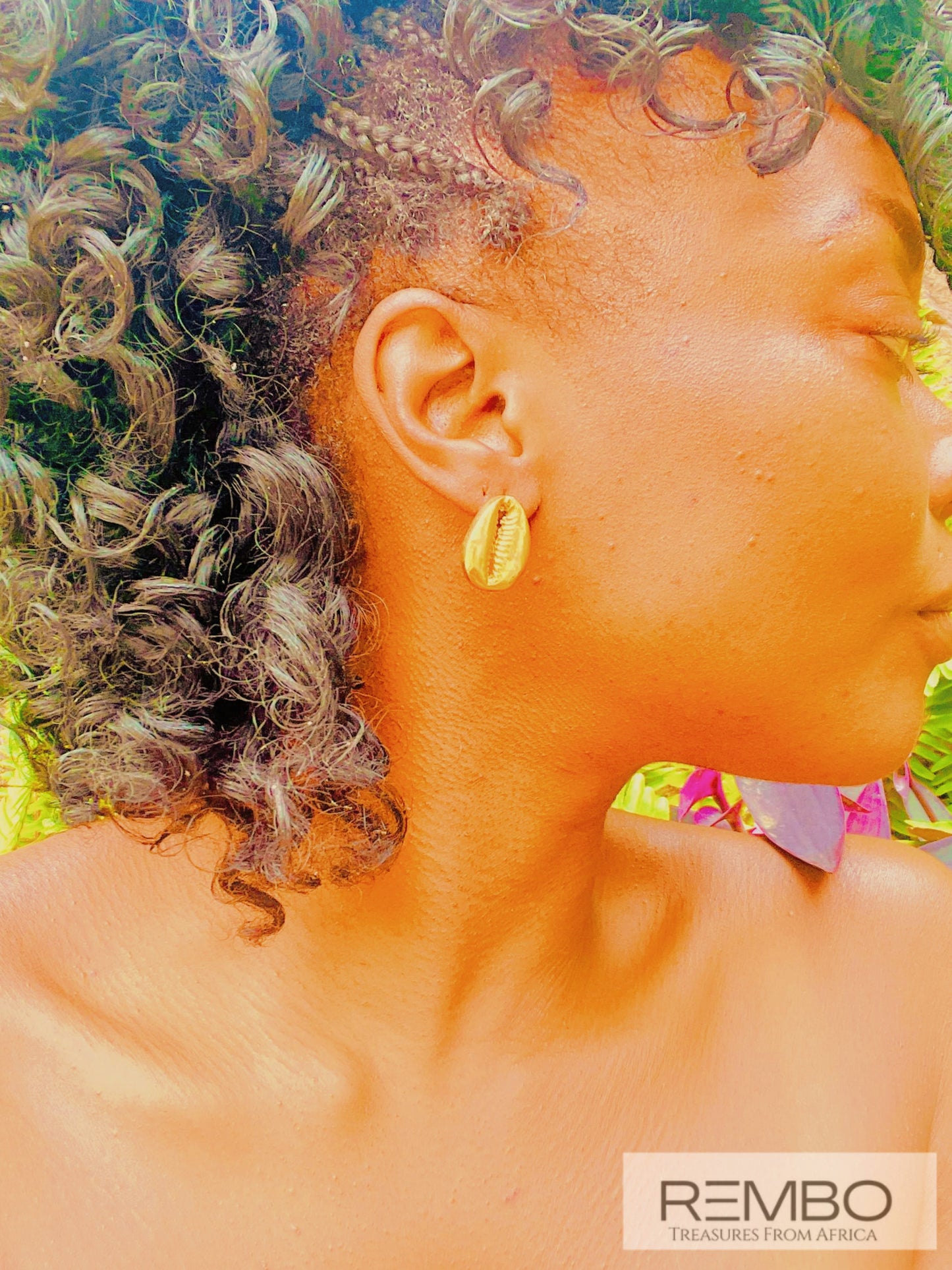 Benitier - Boucles d'Oreilles en Laiton Antiallergique avec Pendentif Coquillage