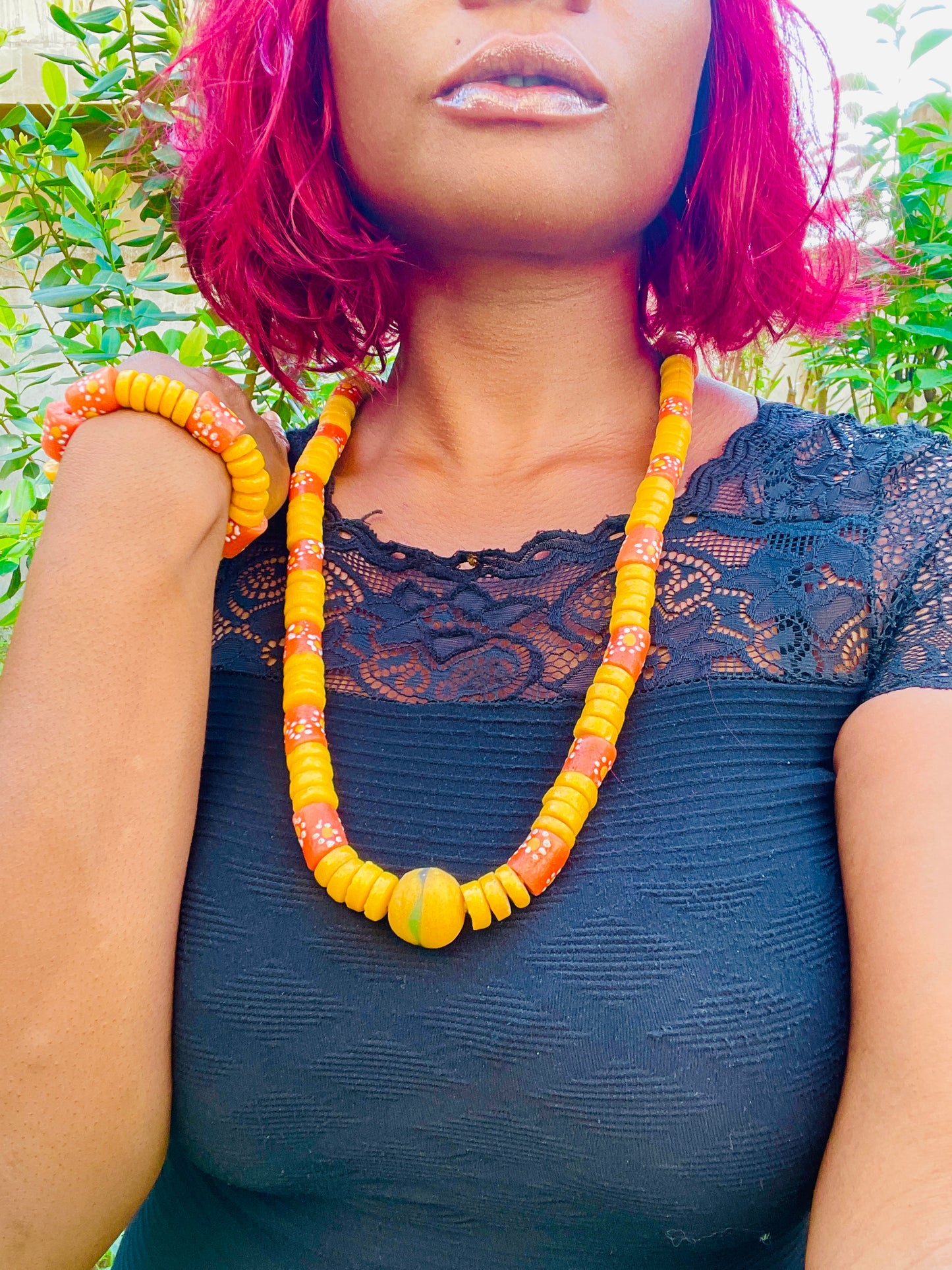 Parure Bracelet et Collier - Éclat de Verre Krobo - Afia Kɔkɔɔ