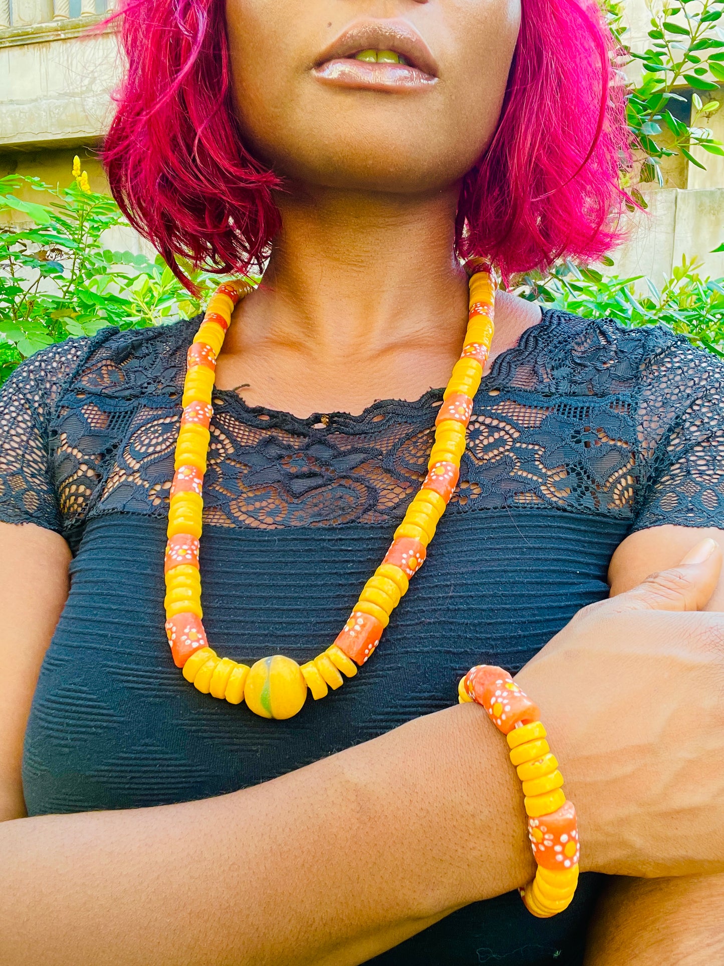 Parure Bracelet et Collier - Éclat de Verre Krobo - Afia Kɔkɔɔ