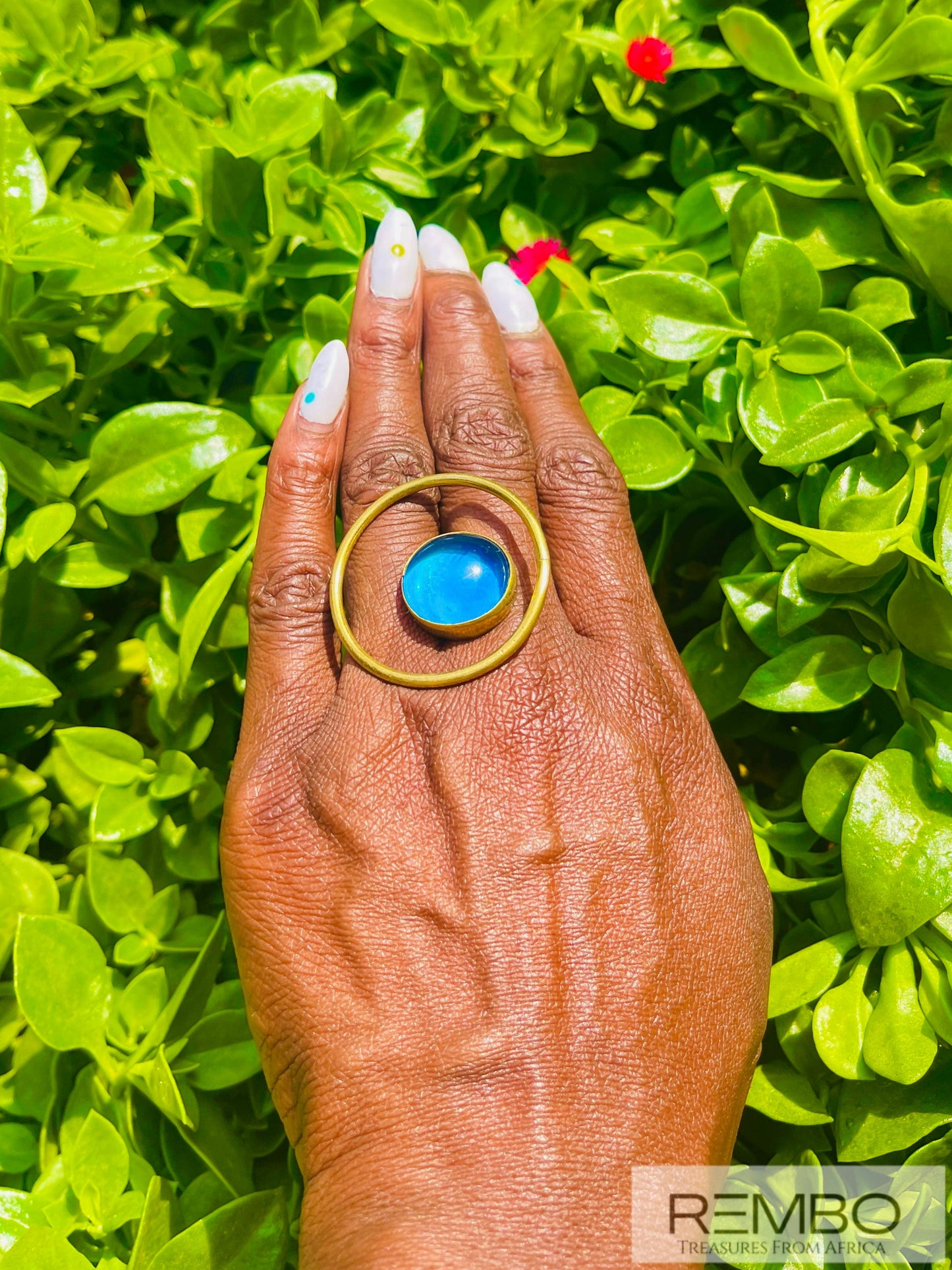 Célestelle - Bague Sphère Céleste en Laiton Doré et Verre Artisanale du Kenya - REMBO