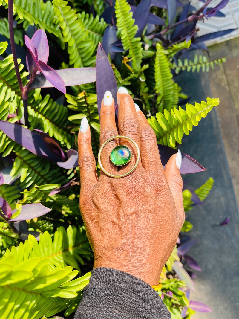 Cosmique Emeraude - Bague Cosmos en Laiton Doré et Verre Artisanale du Kenya