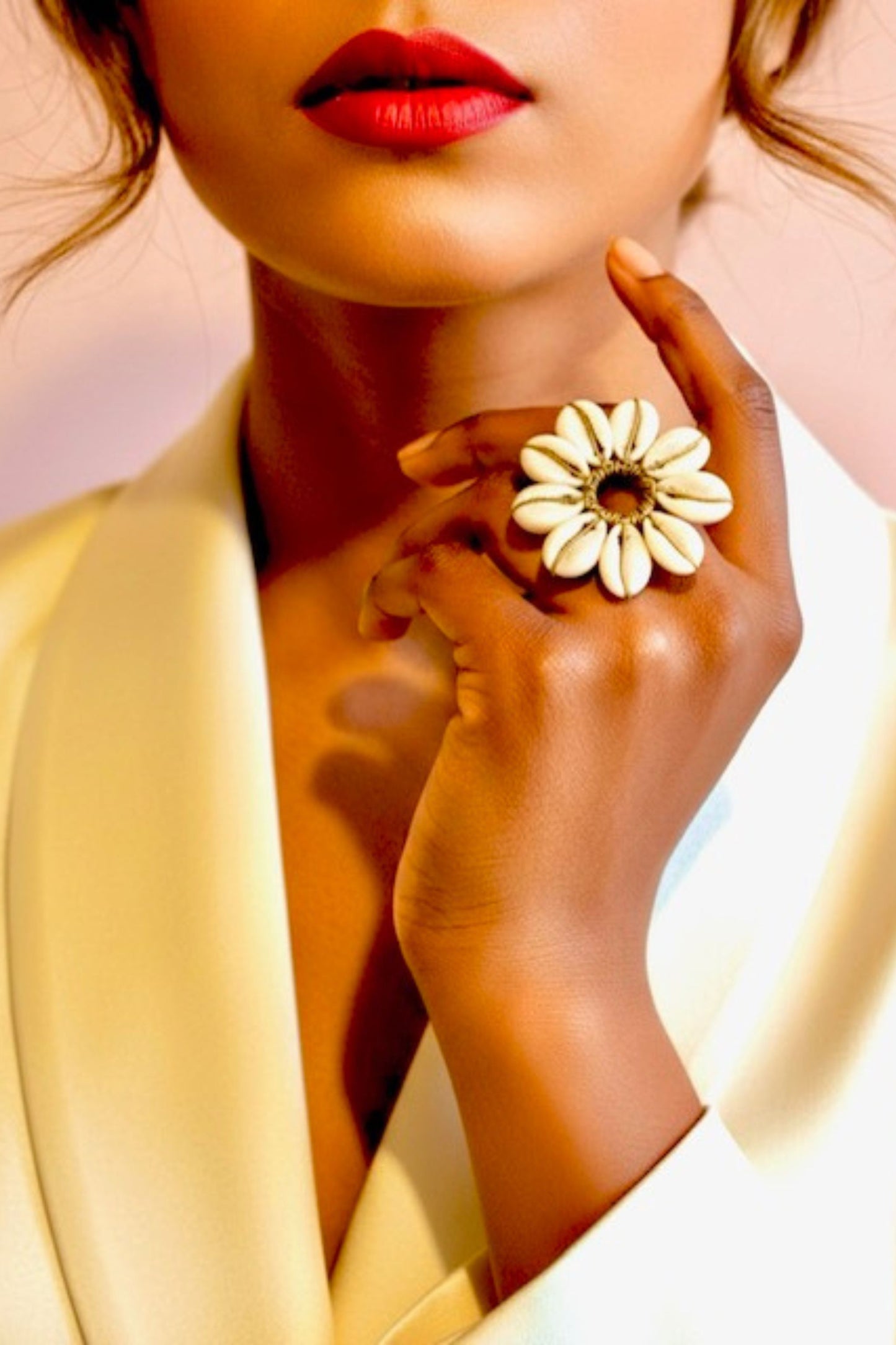 Fleure de Cauri – Bague dorée artisanale en laiton | REMBO by Aria